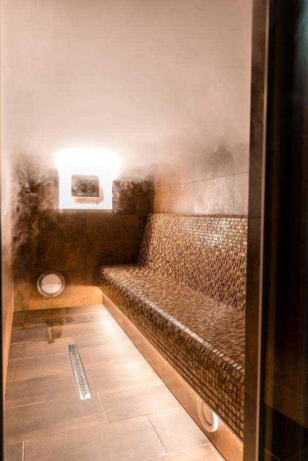 Hotel Dastan Левіце Екстер'єр фото
