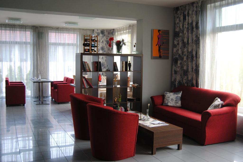 Hotel Dastan Левіце Екстер'єр фото