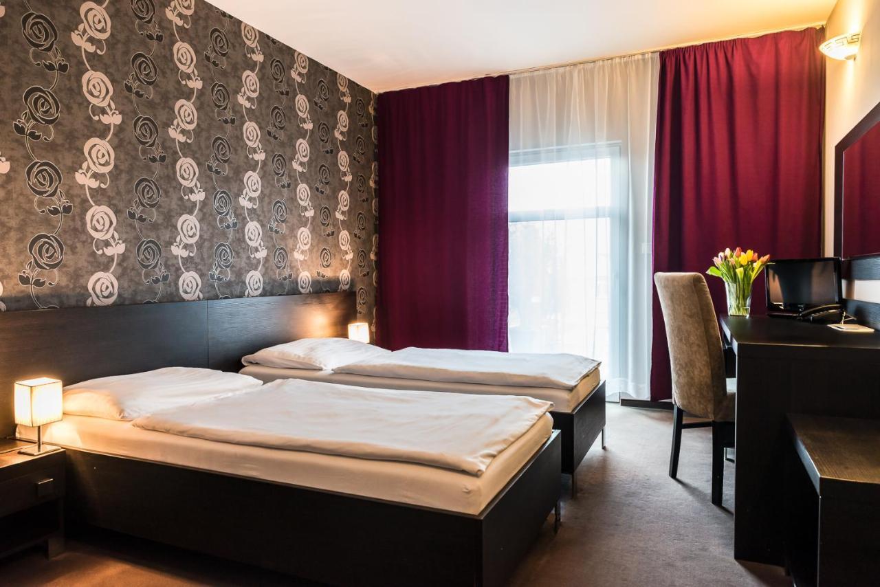 Hotel Dastan Левіце Екстер'єр фото