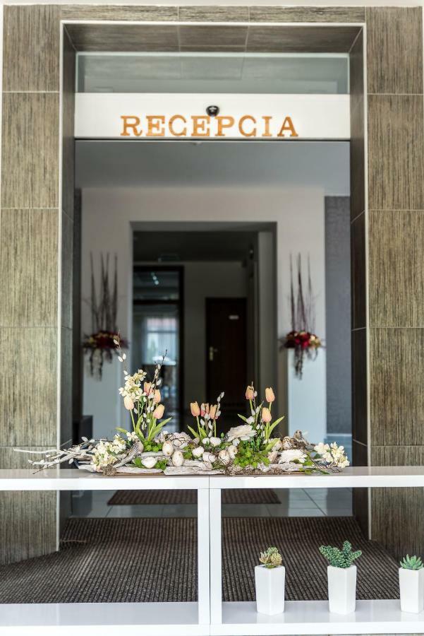 Hotel Dastan Левіце Екстер'єр фото