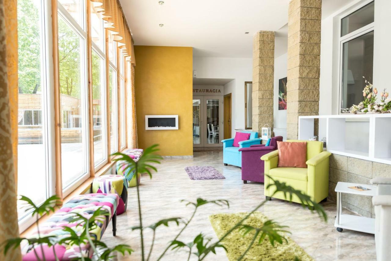 Hotel Dastan Левіце Екстер'єр фото