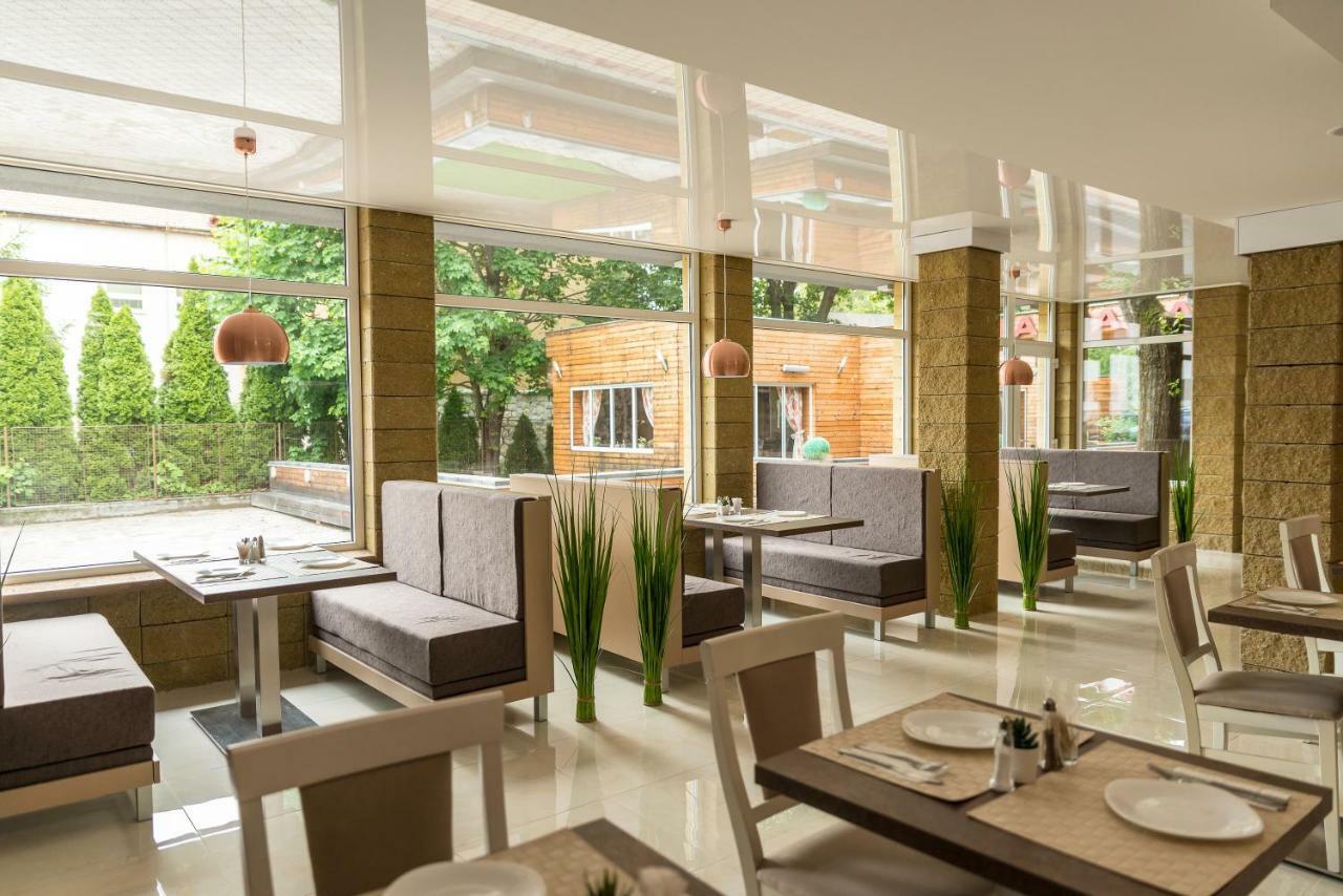 Hotel Dastan Левіце Екстер'єр фото